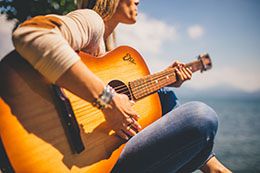 Automatic, by Miranda Lambert - guitarplayerbox - Gitara yeni başlayanlar için kolay şarkılar. Gitarda öğrenmek için en iyi şarkılar