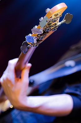 Play That Song, by Train - guitarplayerbox - Gitara yeni başlayanlar için kolay şarkılar. Gitarda öğrenmek için en iyi şarkılar